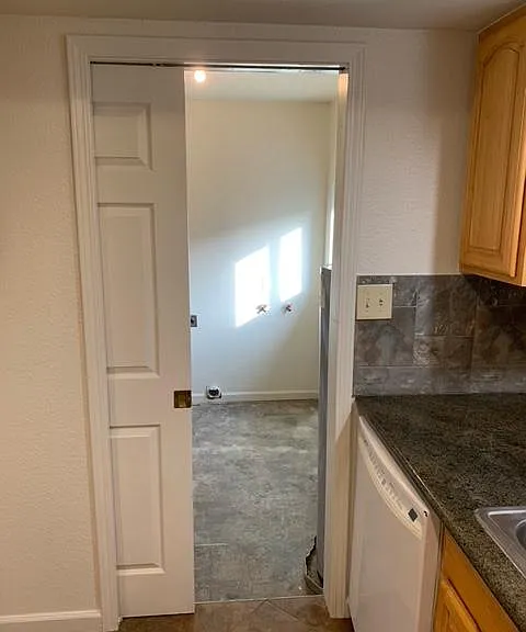 1900 Grand Ave — Photo 5