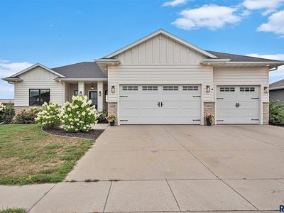 405 S Sunshine Ave, Brandon, SD, 57005