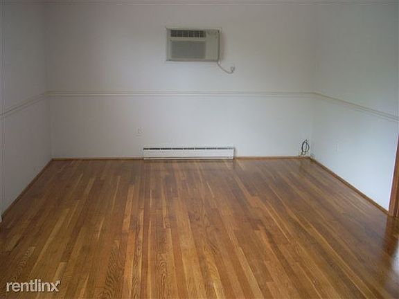 1 bed 2414 living room