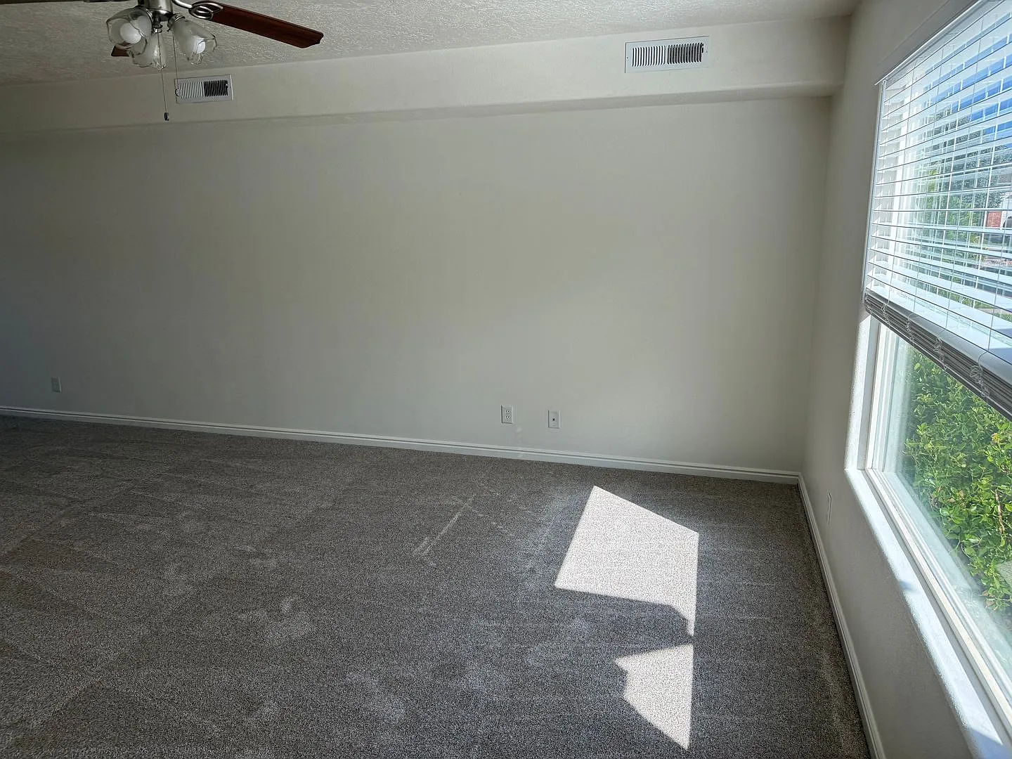Stunning Townhome! — Photo 2