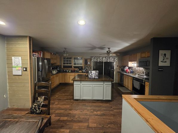 218 Forest Rd