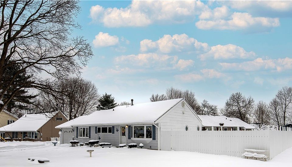 1st image of 411 Van Roen Rd