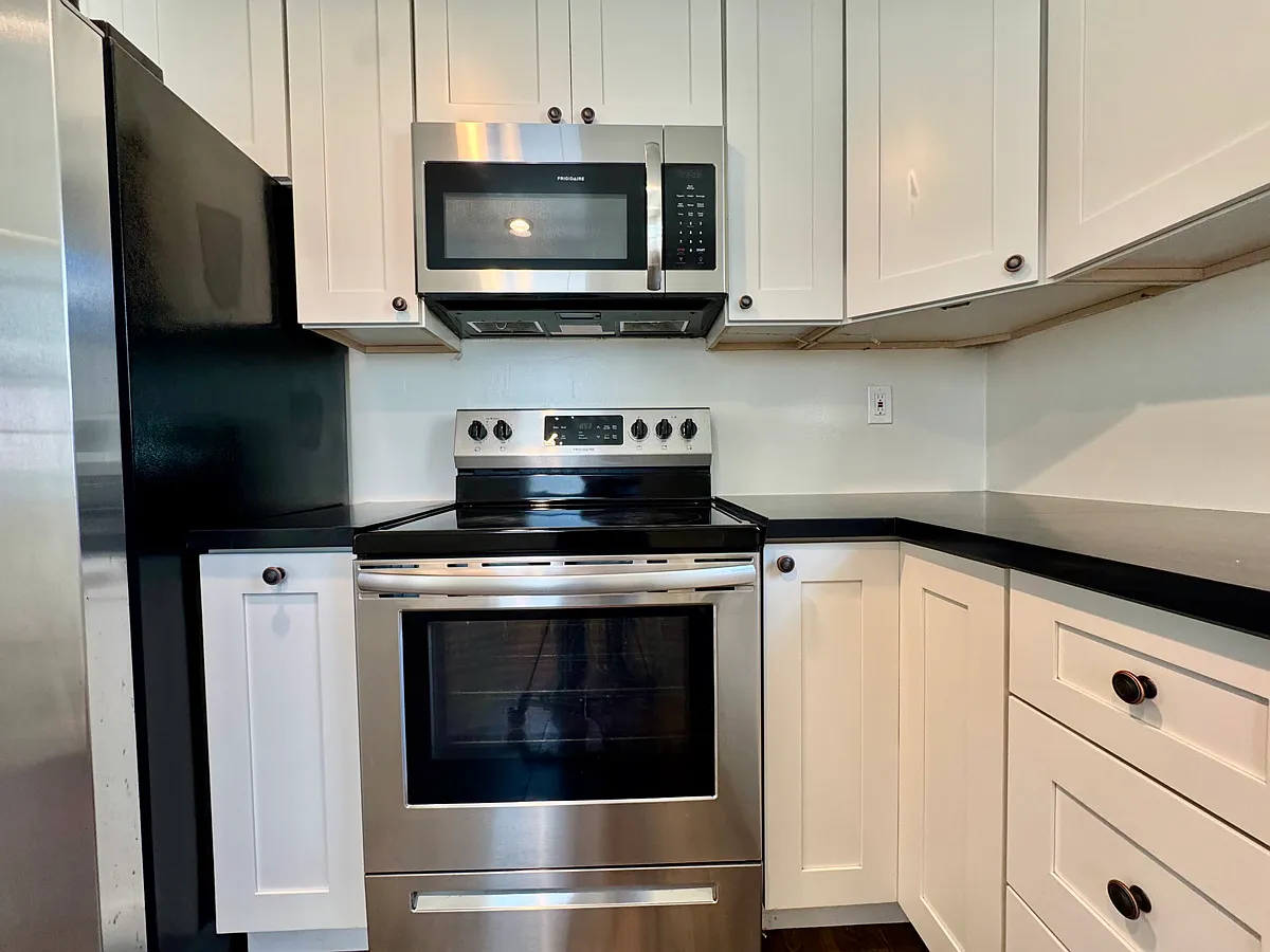 2 bed, 800 sqft, $2,800 — Photo 3