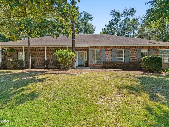 84132 Bayou Dr, Diamondhead, MS 39525