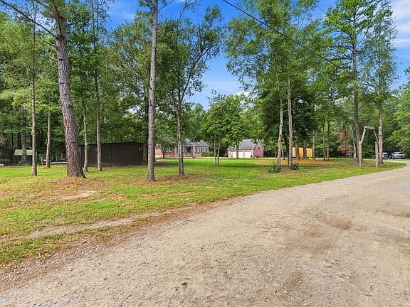 5th image of 725 Yellow Brick Rd