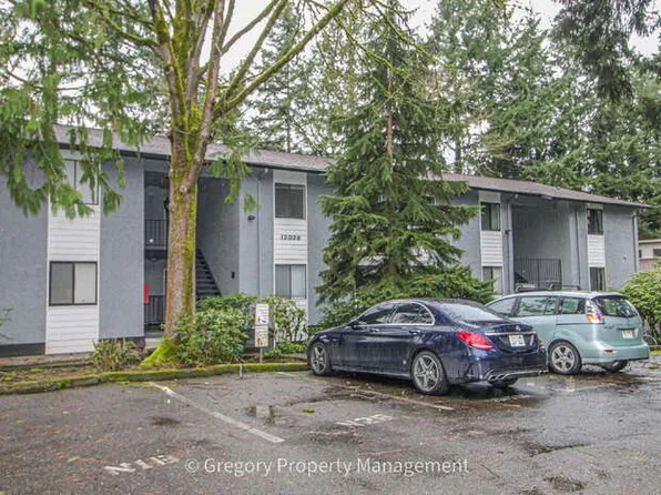 12029 NE 100th Pl #C2, Kirkland, WA 98033