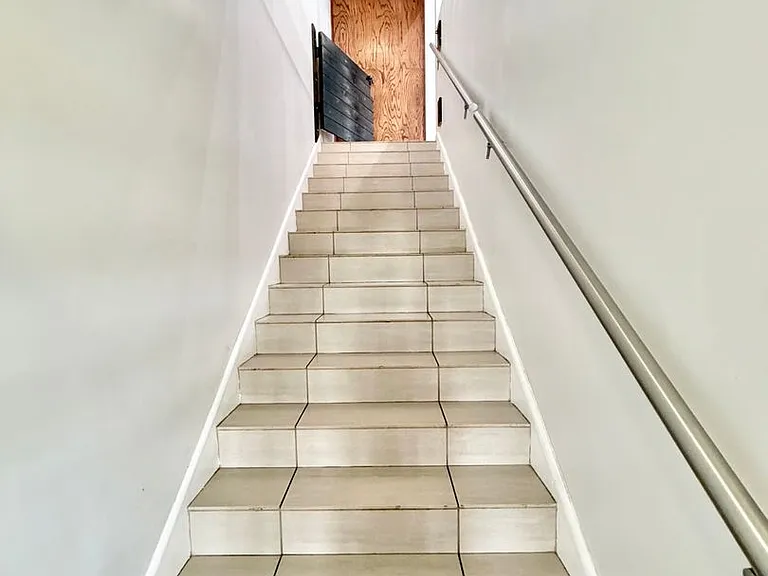 626 Benton Way — Photo 4