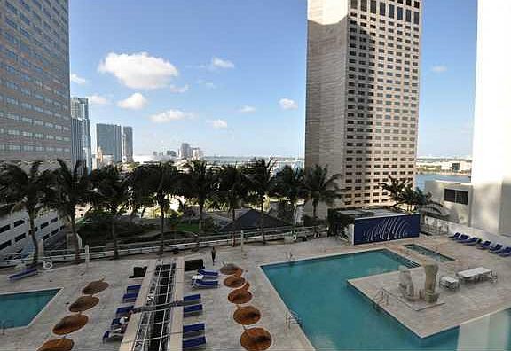3rd image of 325 S Biscayne Bl #1622