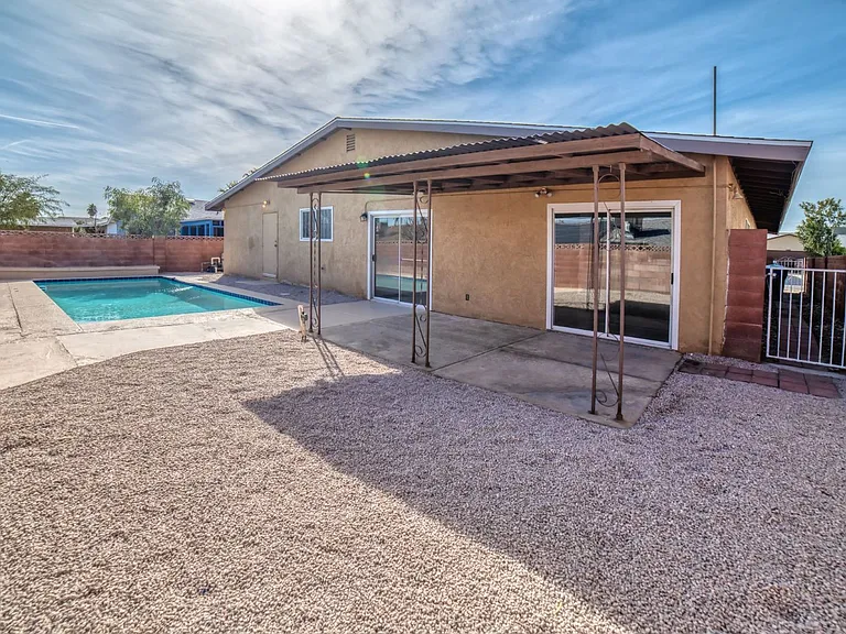 3556 Ruth Dr — Photo 18