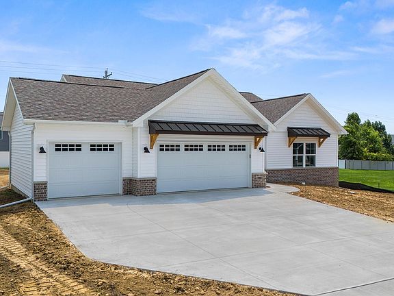 2nd image of 720 Wellington Dr