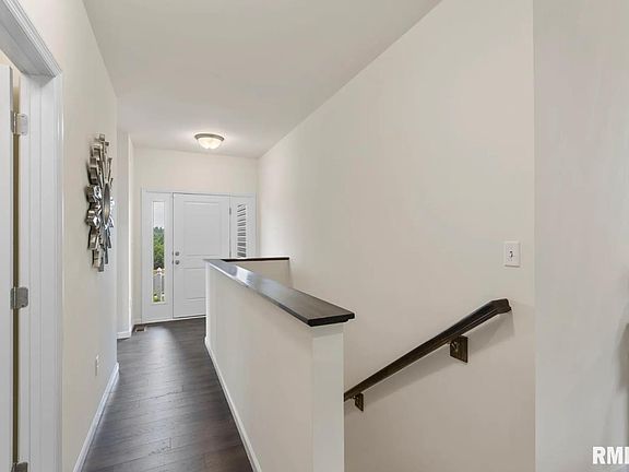 3rd image of 809 Williams Way