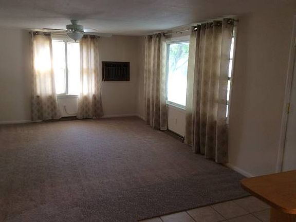 4th image of 713 W Adams St