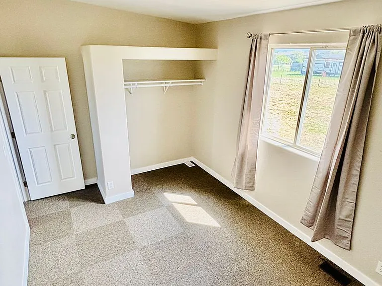 3211 Legacy Loop — Photo 9