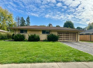 107 N Stevenson Ln, Mount Prospect, IL 60056