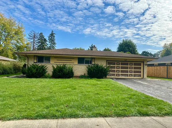 107 N Stevenson Ln, Mount Prospect, IL 60056