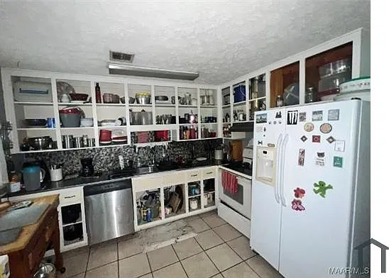 3 bed, 1400 sqft, $1,600 — Photo 3
