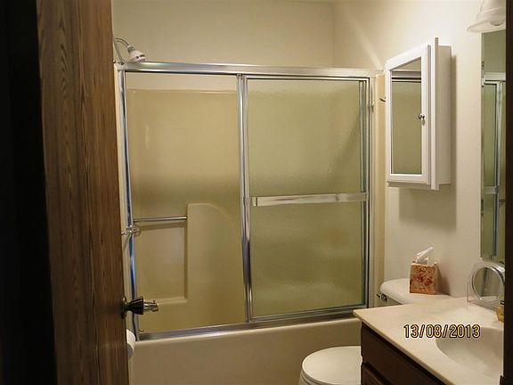 5th image of 205 Village Place Dr