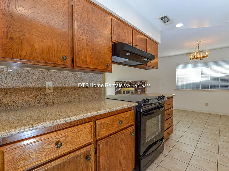 8206 N San Pablo Ave — Photo 3