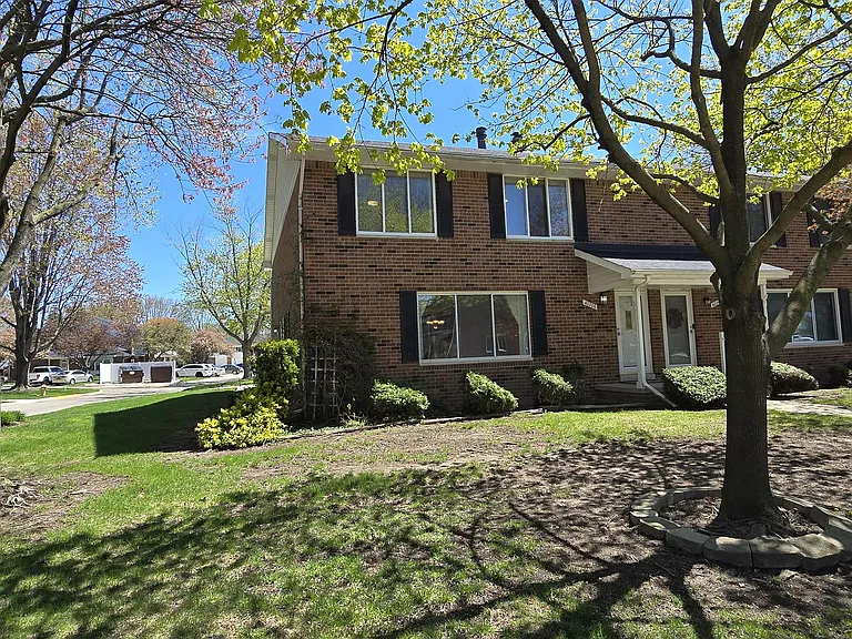42206 Toddmark Ln — Photo 2