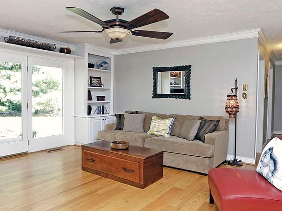 3rd image of 3809 Lee Adams Ln
