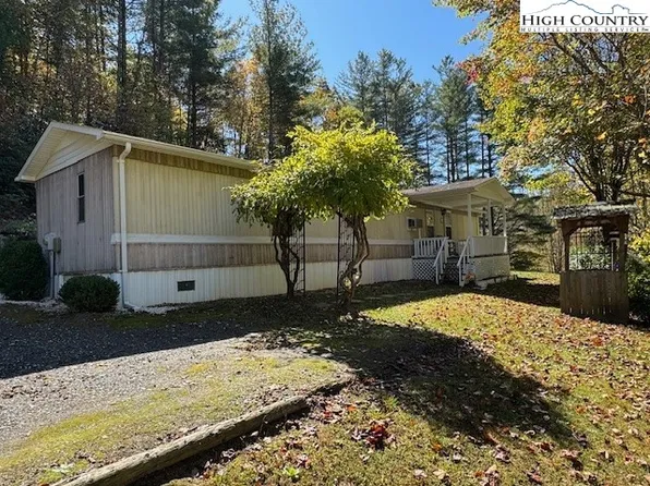 4704 Old Fields Creek Road, Grassy Creek, NC 28631