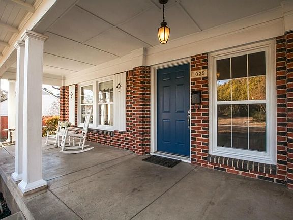 3rd image of 1039 N Oak Cliff Blvd