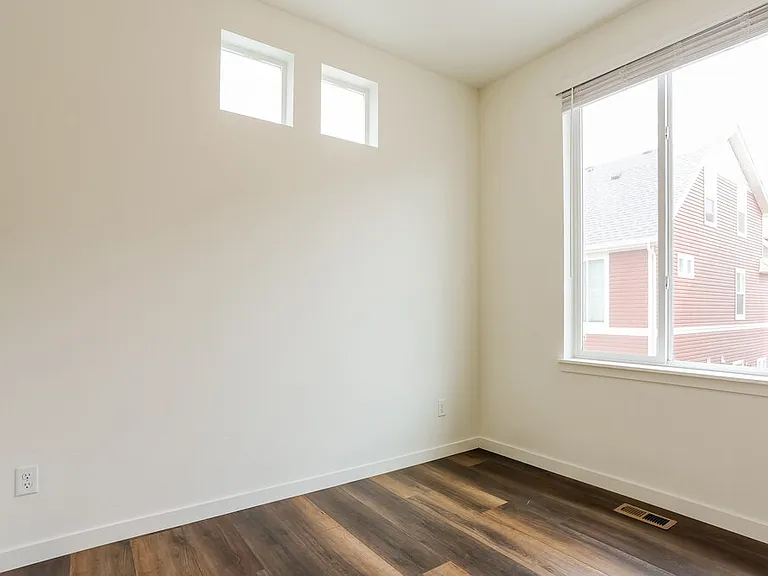 4742 N Tower Ct — Photo 13