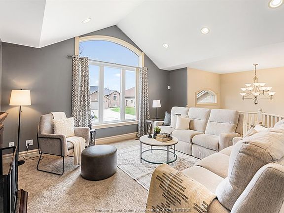 4th image of 7 Beniuk Ct