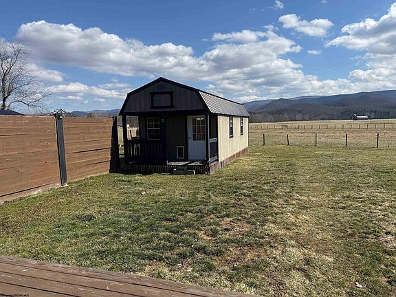 5th image of 232 Woody Simmons Dr