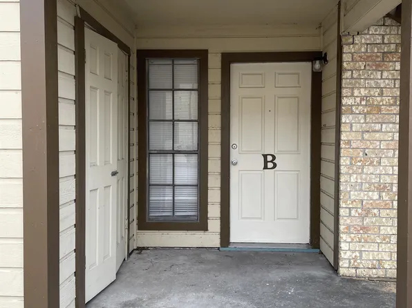 2210 Capitan Dr, Corpus Christi, TX 78414