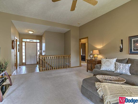 5th image of 16032 Manderson St