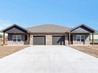 202 Buccaneer Dr, Tonkawa, OK 74653