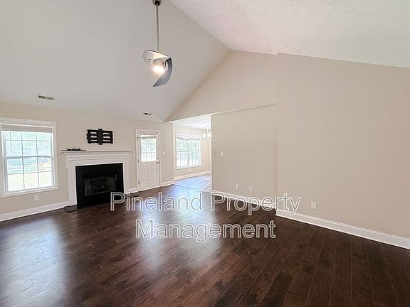 3rd image of 117 Moorea Dr