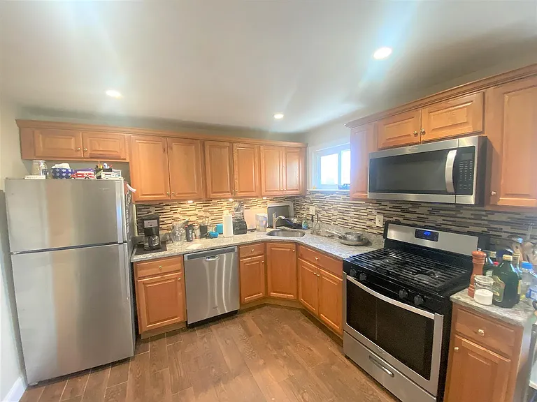243 Highland Ave — Photo 2