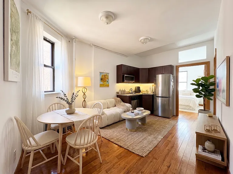 164 E 88th St #4D — Photo 2