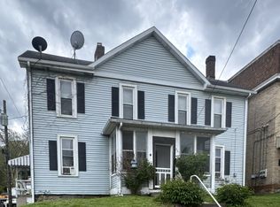 801 Crescent Ave #1, Ellwood City, PA 16117