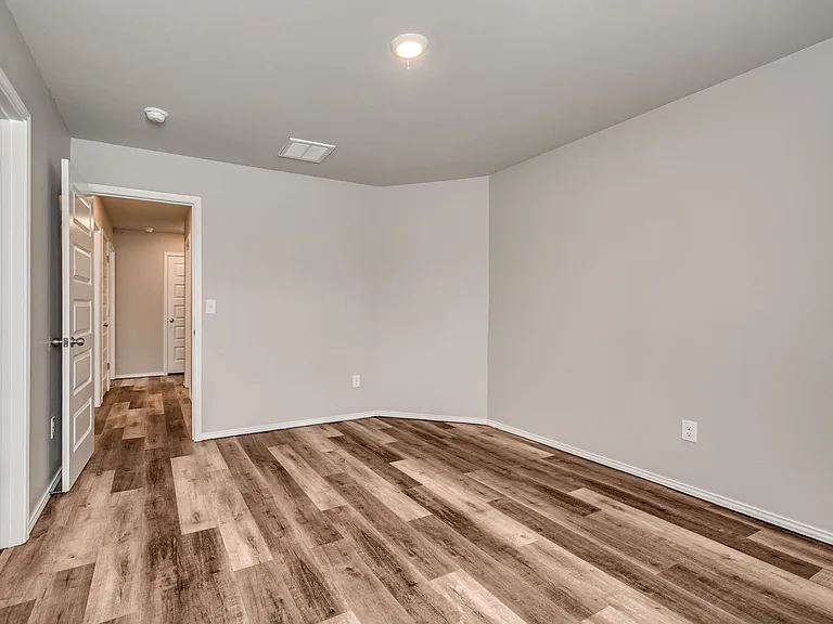 9724 Saddle Dr — Photo 16