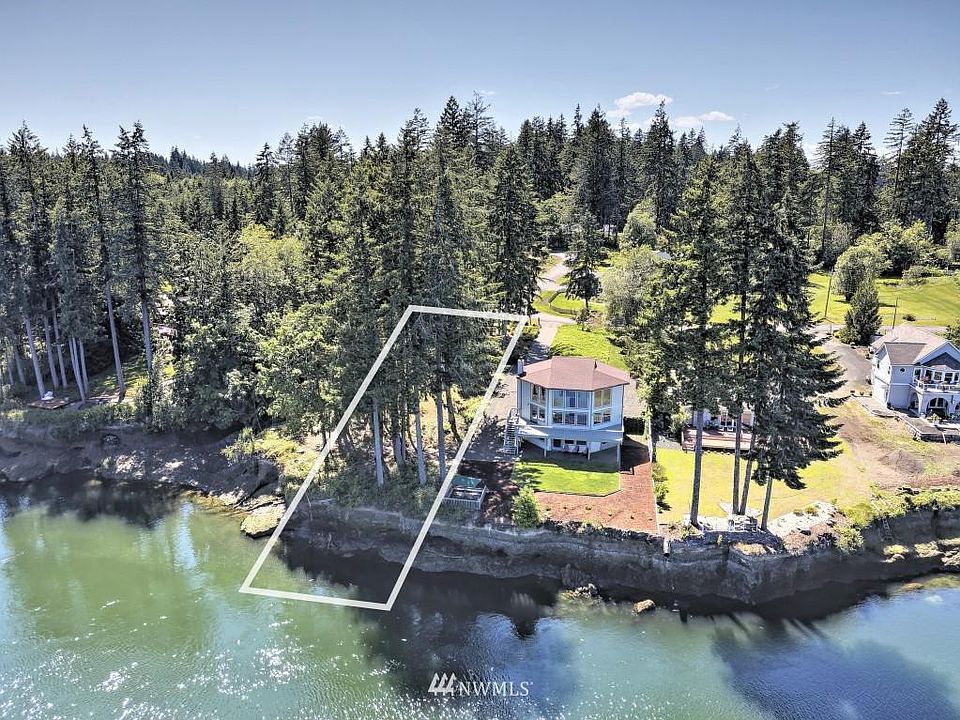 1st image of 111 SE Skookum View Dr