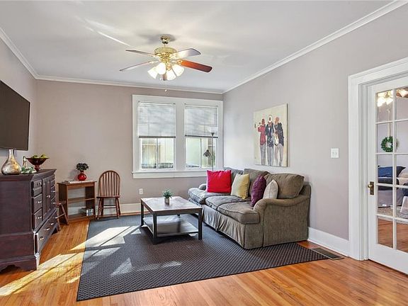 5th image of 4516 Pitt St