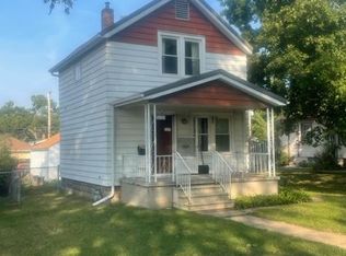 1005 Daniels St NE, Cedar Rapids, IA 52402