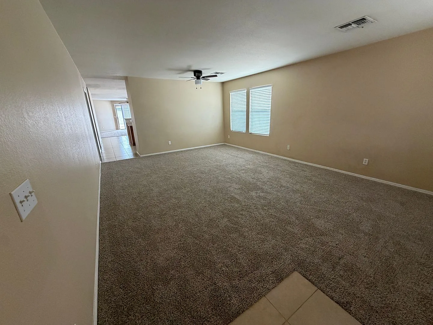 4 bed, 2.0 bath, 1935 sqft, $2,000 — Photo 3