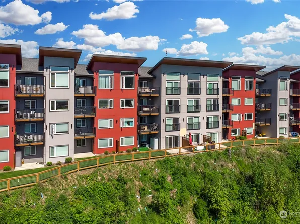 1882 Front Street #206, Lynden, WA 98264