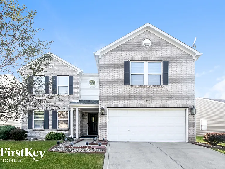 2310 Amberleigh Dr — Photo 1