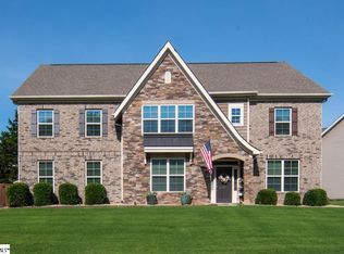 331 Leigh Creek Dr, Simpsonville, SC 29681