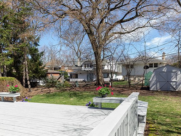 4th image of 1649 Robinhood Ln