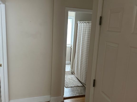 5th image of 502 Balsam St Floor 1