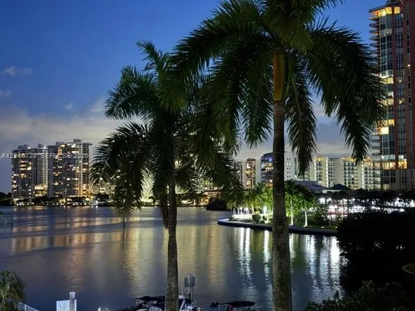 3530 Mystic Pointe Dr, Aventura, FL