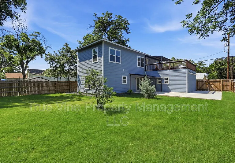 216 E Fest St — Photo 34