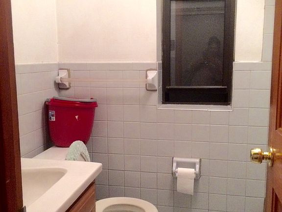 2nd image of 2547 35th St #3G