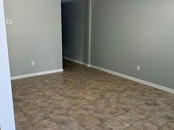 4th image of 8 Allen Dr APT F